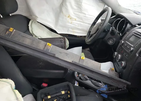 2013 Kia Sorento Lx z USA, uszkodzony, nr VIN 5XYKT3A6XDG423009